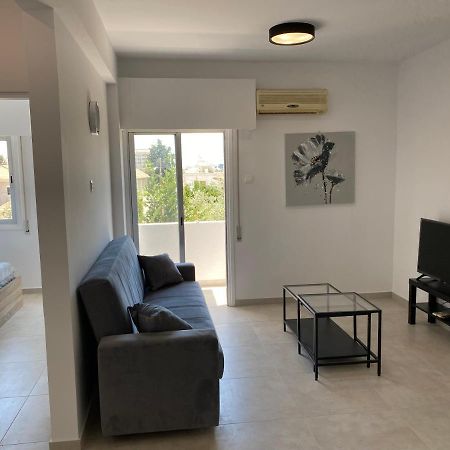 1-Bedroom Apartment With View Limassol Exteriör bild