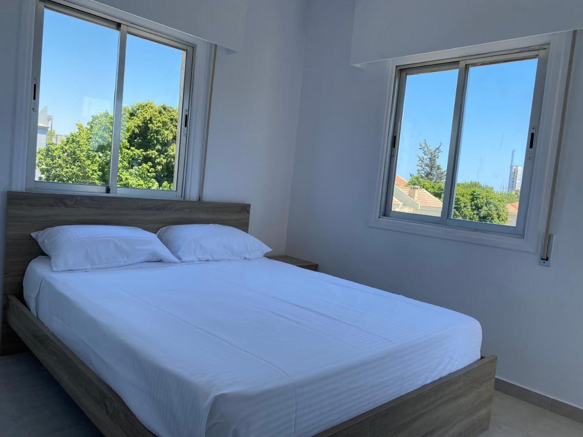 1-Bedroom Apartment With View Limassol Exteriör bild