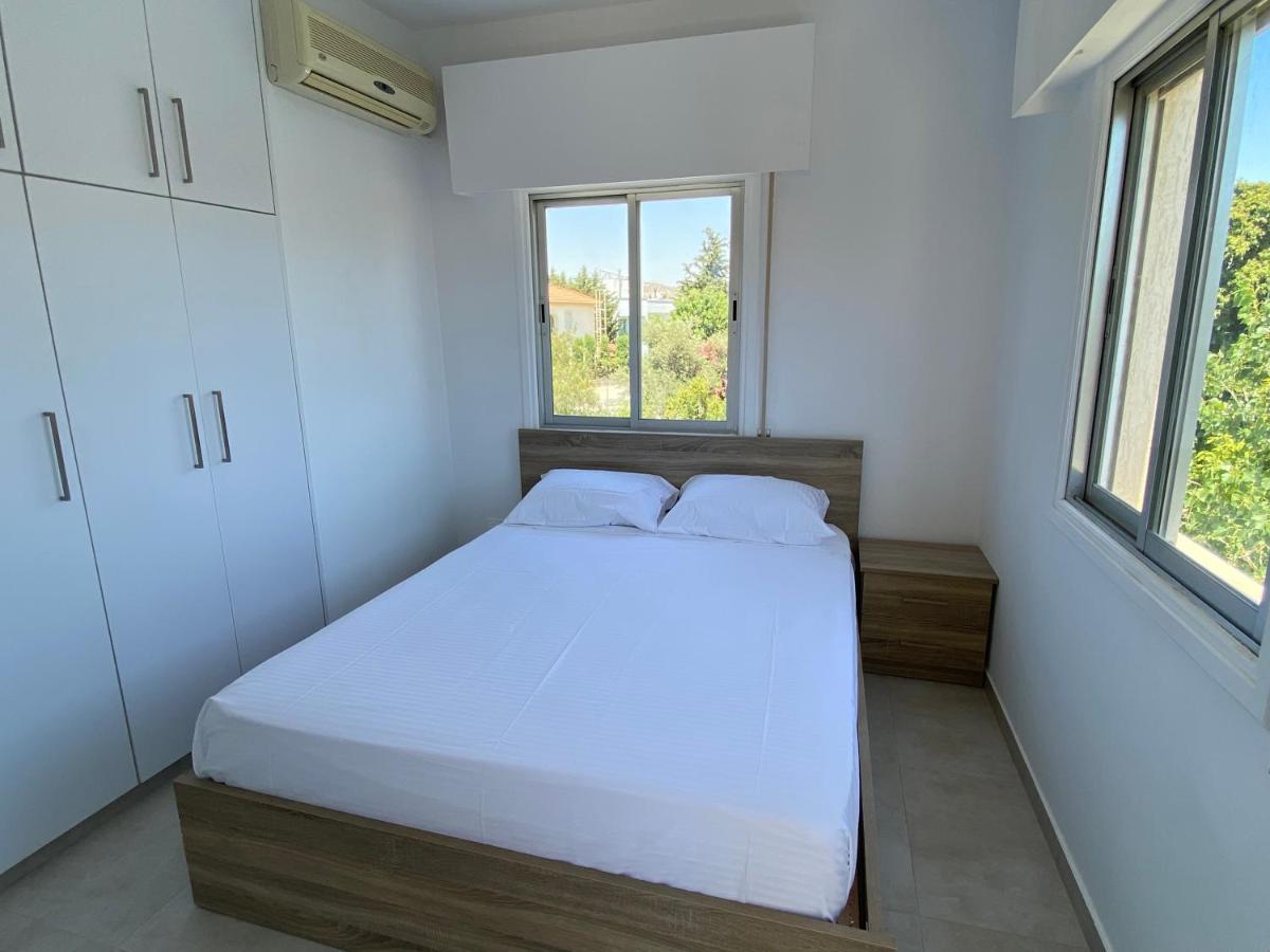 1-Bedroom Apartment With View Limassol Exteriör bild